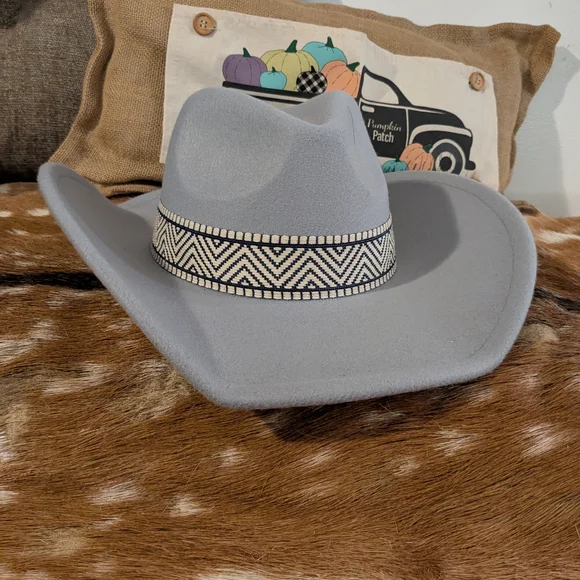 Stylish Gray Cowboy Hat with Patterned Band - Picture 2 of 5